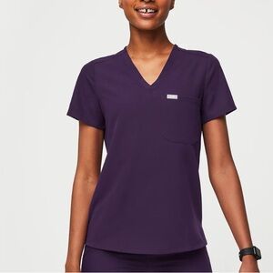 FIGS - Catrina One-Pocket Scrub Top in Purple Jam